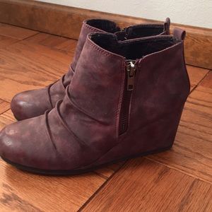 Maurice's wedge bootie💜 sz 7.5